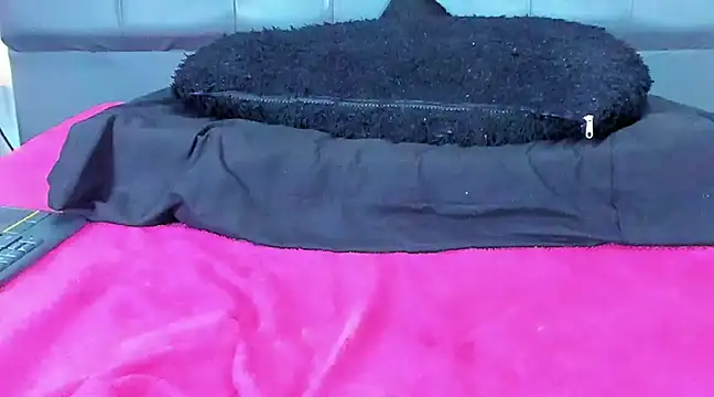 Miaelliee online show from January 5, 2025, 9:36 pm