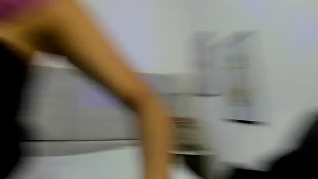 naomiii   online show from January 19, 2026, 11:36 am