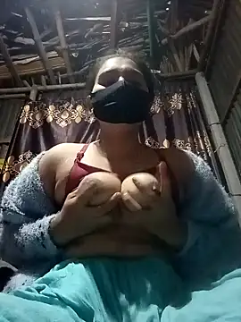 Snapshot of HenaAra chatting on February 3, 2025, 5:46 pm HenaAra online show from February 3, 2025, 5:46 pm