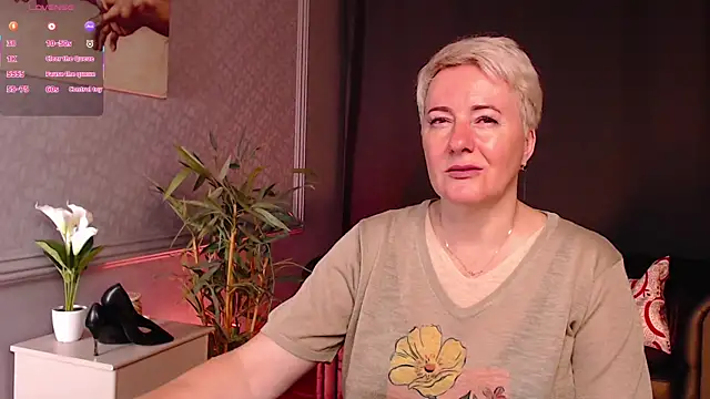 Nika Smit online show from July 12, 2026, 5:19 am