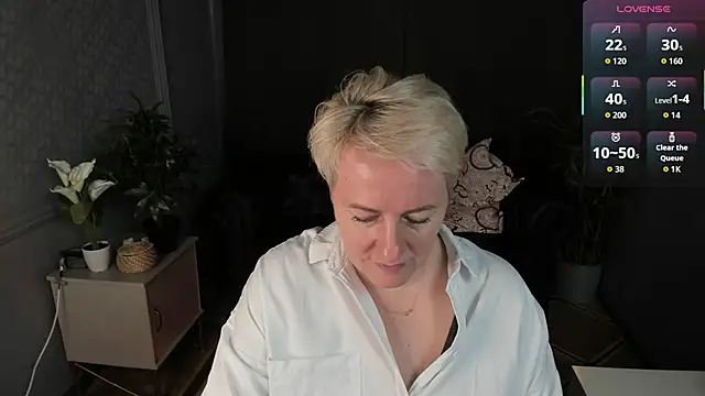 Nika Smit online show from March 6, 2026, 9:26 am