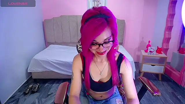 abril ch  online show from September 27, 2025, 10:43 am