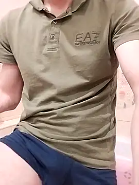 hoot denis28 online show from March 9, 2025, 6:32 pm