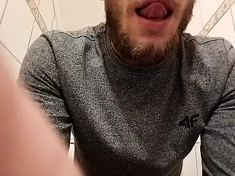 hoot denis28 online show from December 8, 2024, 2:52 pm