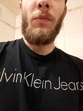 hoot denis28 online show from February 8, 2025, 6:01 pm