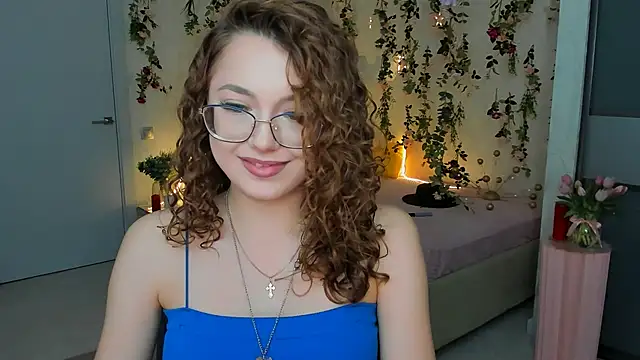 SereneFlame online show from February 2, 2026, 6:07 pm