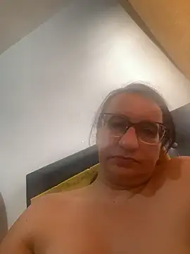 gloria7v05 online show from January 17, 2026, 3:04 pm