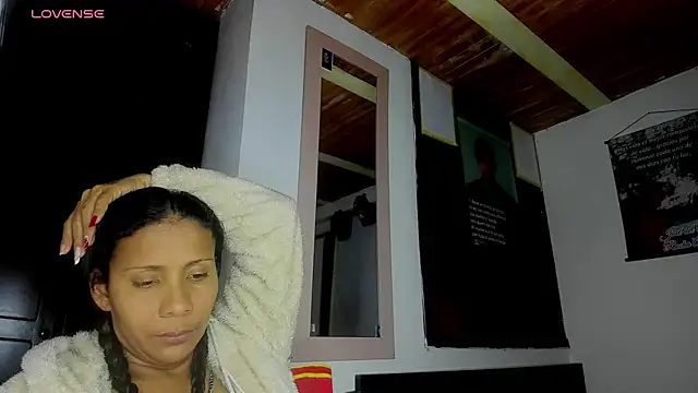 Snapshot of Nenita_Hot_ chatting on October 2, 2025, 4:27 am Nenita Hot online show from October 2, 2025, 4:27 am