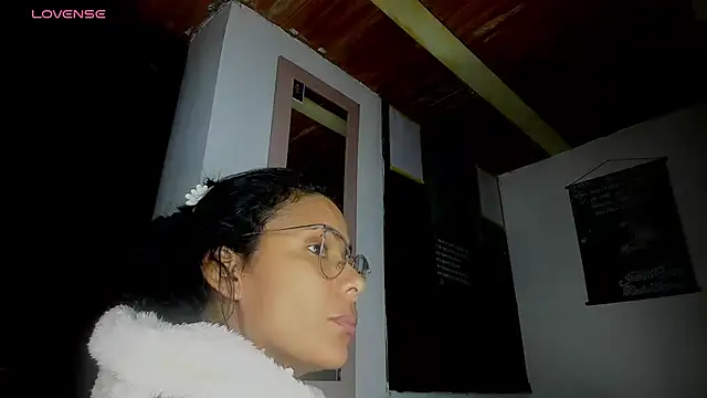 Snapshot of Nenita_Hot_ chatting on September 29, 2025, 1:45 am Nenita Hot online show from September 29, 2025, 1:45 am