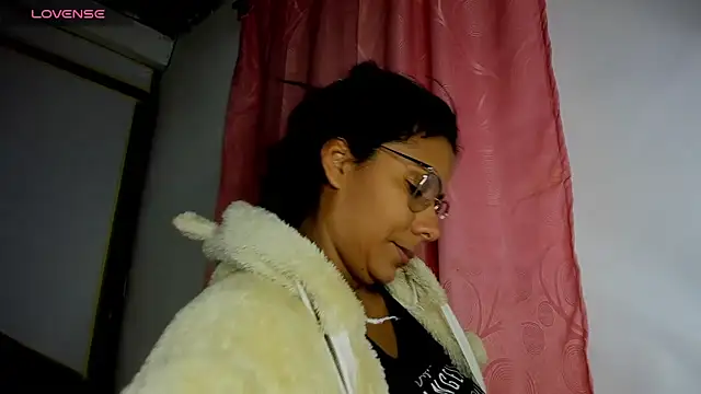 Snapshot of Nenita_Hot_ chatting on September 13, 2025, 3:50 am Nenita Hot online show from September 13, 2025, 3:50 am