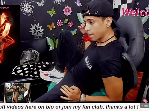 Snapshot of MikeRose94 chatting on October 10, 2025, 7:47 pm MikeRose94 online show from October 10, 2025, 7:47 pm