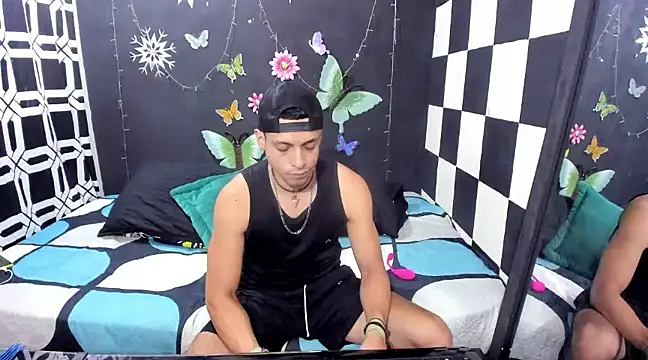 Snapshot of MikeRose94 chatting on March 12, 2025, 8:20 pm MikeRose94 online show from March 12, 2025, 8:20 pm