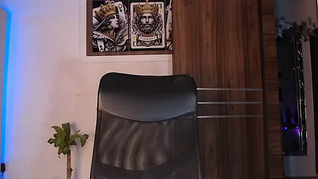 Snapshot of mistressbigcock777 chatting on February 26, 2026, 4:56 am mistressbigcock777 online show from February 26, 2026, 4:56 am