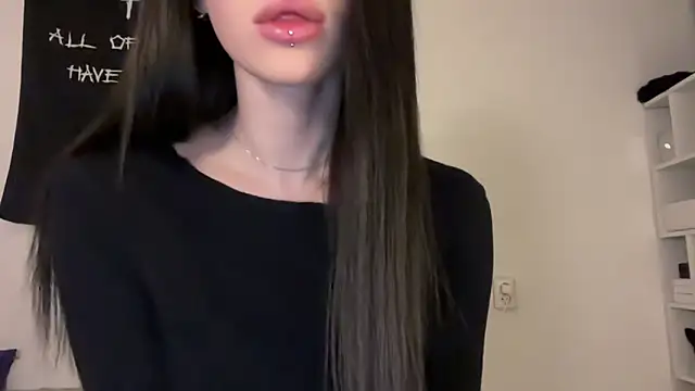 ur molly online show from October 21, 2025, 2:11 am