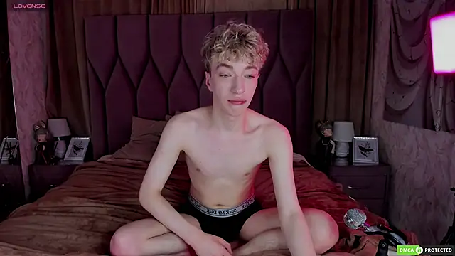 TrevorBenson online show from November 13, 2025, 4:05 am