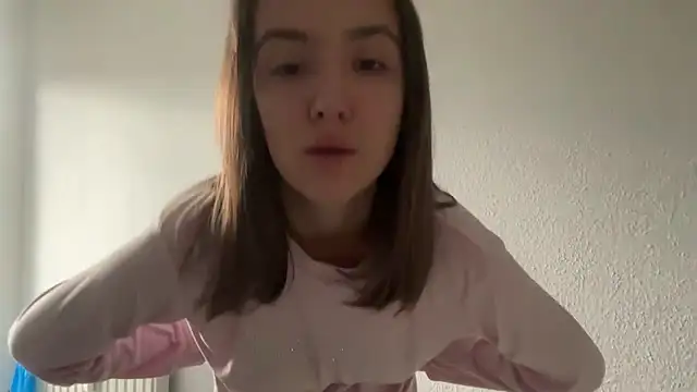 Snapshot of EmilyWi_ chatting on September 23, 2025, 4:25 pm EmilyWi  online show from September 23, 2025, 4:25 pm