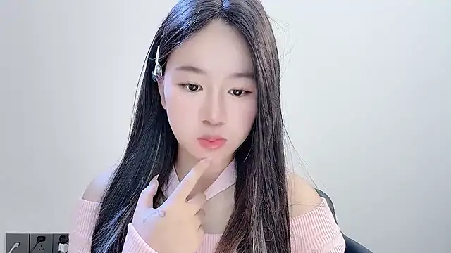 chloe-01 online show from December 5, 2025, 3:49 am