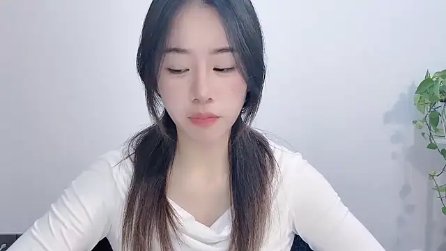 chloe-01 online show from January 16, 2026, 5:11 am