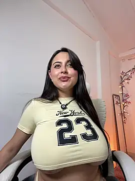 naughty sexyy girl 1 online show from June 23, 2026, 10:52 pm