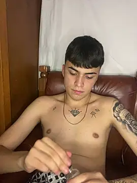 Snapshot of corey_tylerr chatting on January 21, 2025, 9:57 pm corey tylerr online show from January 21, 2025, 9:57 pm