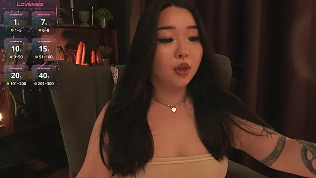 Snapshot of mei_honey_ chatting on October 14, 2025, 10:09 pm mei honey  online show from October 14, 2025, 10:09 pm