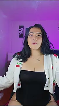 Pauilina online show from April 18, 2026, 11:05 pm