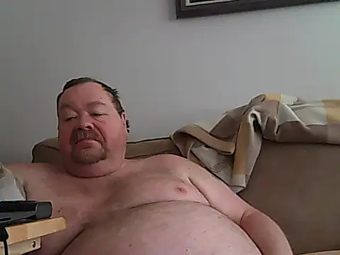 Snapshot of hitman_35 chatting on February 21, 2026, 5:04 pm hitman 35 online show from February 21, 2026, 5:04 pm