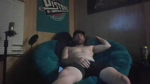 Snapshot of Edward_LongCock chatting on November 12, 2025, 5:22 am Edward LongCock online show from November 12, 2025, 5:22 am