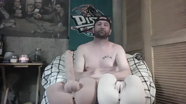Snapshot of Edward_LongCock chatting on July 12, 2026, 5:19 am Edward LongCock online show from July 12, 2026, 5:19 am
