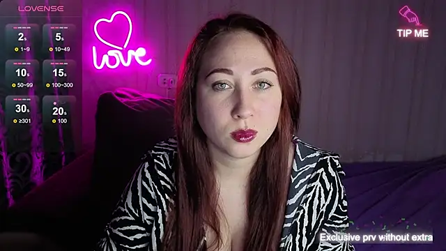 KellyCrystall online show from September 28, 2025, 9:16 am