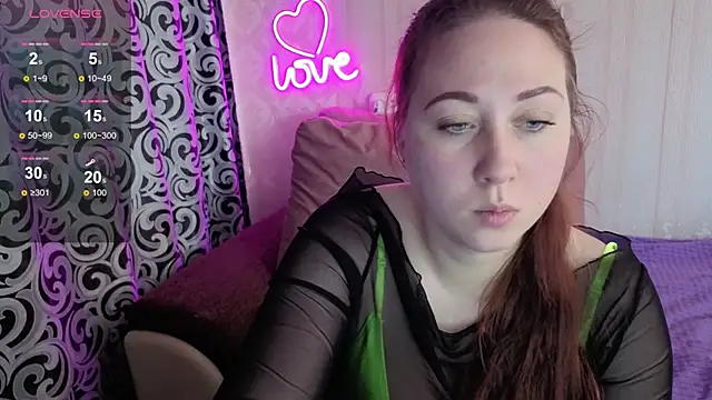 KellyCrystall online show from October 17, 2025, 9:34 am