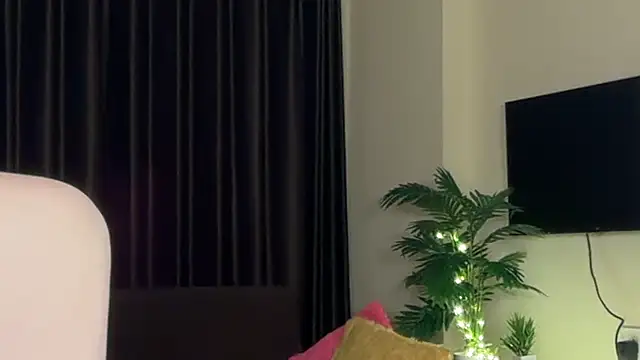 Snapshot of sexy_m23 chatting on September 30, 2025, 4:18 am sexy m23 online show from September 30, 2025, 4:18 am