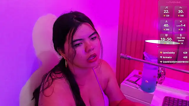 Snapshot of klhoe_boobs chatting on February 19, 2026, 3:47 am klhoe boobs online show from February 19, 2026, 3:47 am