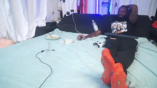 Snapshot of MacTroy chatting on November 5, 2025, 6:22 pm MacTroy online show from November 5, 2025, 6:22 pm