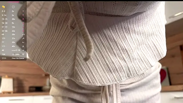 Snapshot of HellPeach chatting on October 3, 2025, 5:14 pm HellPeach online show from October 3, 2025, 5:14 pm