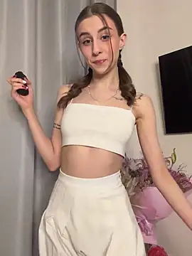 Snapshot of HellPeach chatting on February 6, 2025, 5:19 pm HellPeach online show from February 6, 2025, 5:19 pm