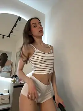 Snapshot of HellPeach chatting on March 14, 2025, 1:35 pm HellPeach online show from March 14, 2025, 1:35 pm