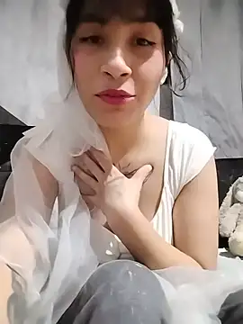 Snapshot of Baela_Yun chatting on August 4, 2026, 8:35 pm Baela Yun online show from August 4, 2026, 8:35 pm