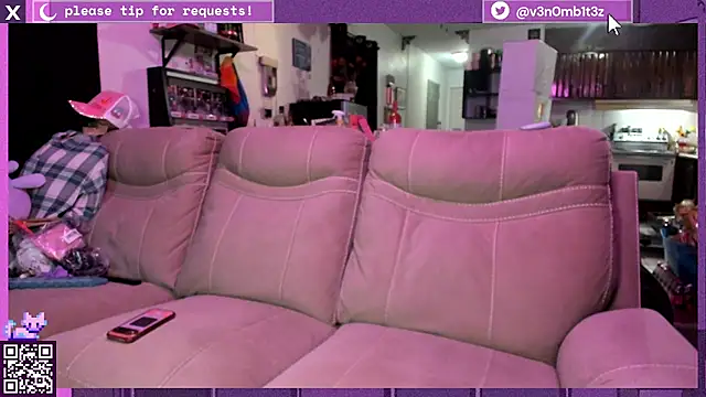 v3n0mb1t3z online show from November 11, 2025, 11:31 pm