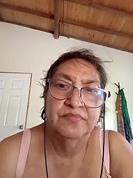 florecita69 online show from October 24, 2025, 2:38 pm