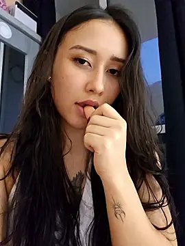 Snapshot of Selena_blake chatting on December 17, 2025, 11:10 pm Selena blake online show from December 17, 2025, 11:10 pm