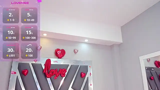  Mia Wallace online show from February 14, 2025, 1:08 pm