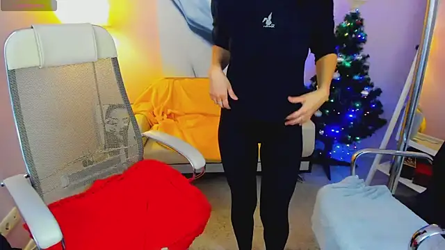 Snapshot of EricaAndPenelopa chatting on December 24, 2024, 8:49 pm EricaAndPenelopa online show from December 24, 2024, 8:49 pm