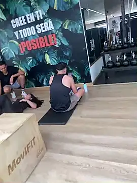 Snapshot of Danifornari chatting on March 8, 2025, 3:24 pm Danifornari online show from March 8, 2025, 3:24 pm