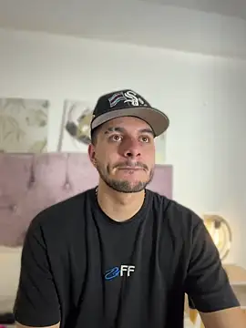 Amadeo Wild online show from April 12, 2026, 4:05 am