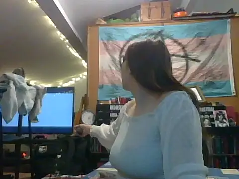 PearMaki online show from December 10, 2024, 8:27 pm