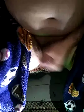 Snapshot of Leocesar37 chatting on February 5, 2026, 6:09 am Leocesar37 online show from February 5, 2026, 6:09 am