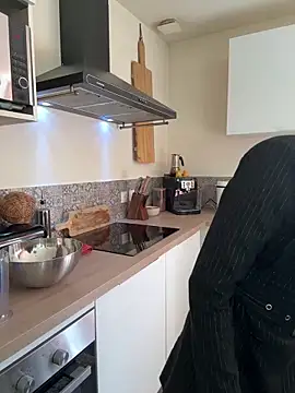 lola tentatiion online show from March 12, 2026, 9:02 am