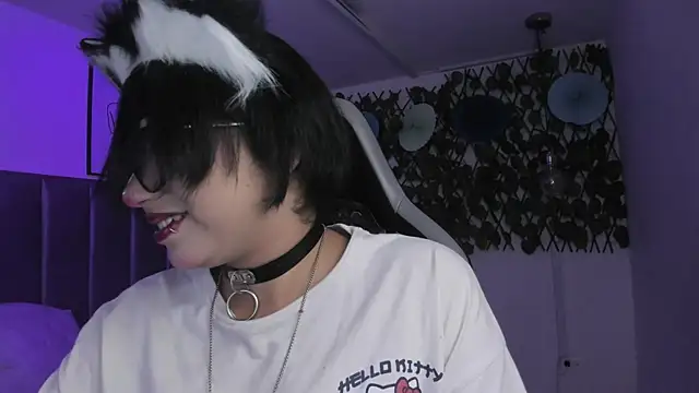 Kitty Gang online show from April 11, 2026, 1:46 am