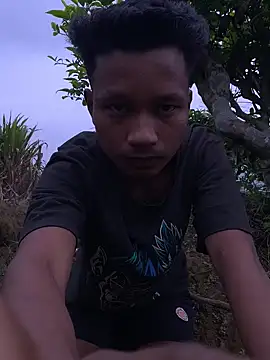 Snapshot of ShroveRising chatting on March 29, 2026, 10:39 am ShroveRising online show from March 29, 2026, 10:39 am